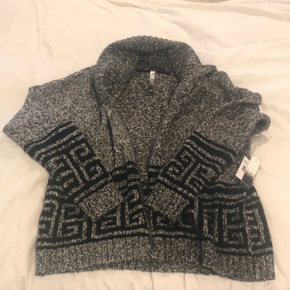 Kensie Zip Up (never been worn - tags still on)